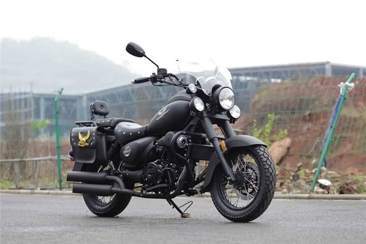Черный электрический мотоцикл Big Twin Lowrider Chopper Style